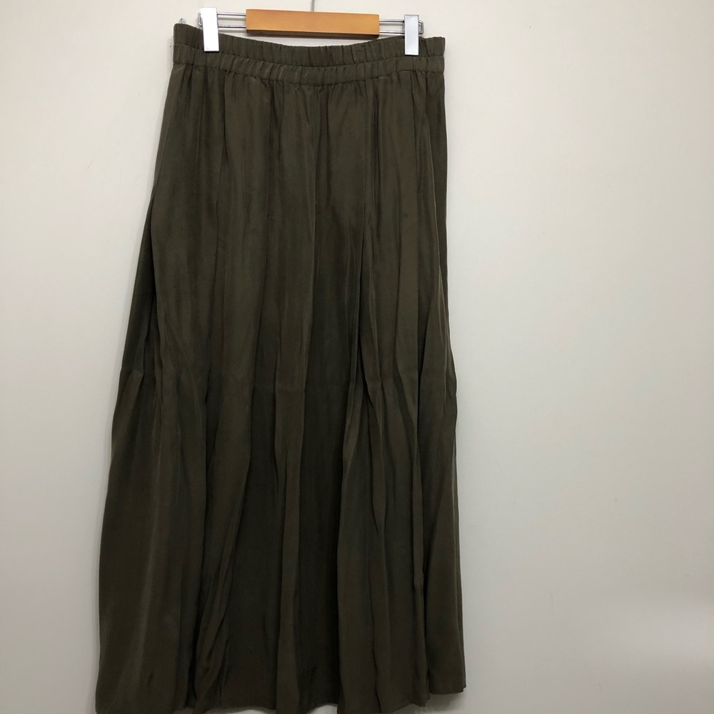 100% silk olive green boho skirt Sz 38